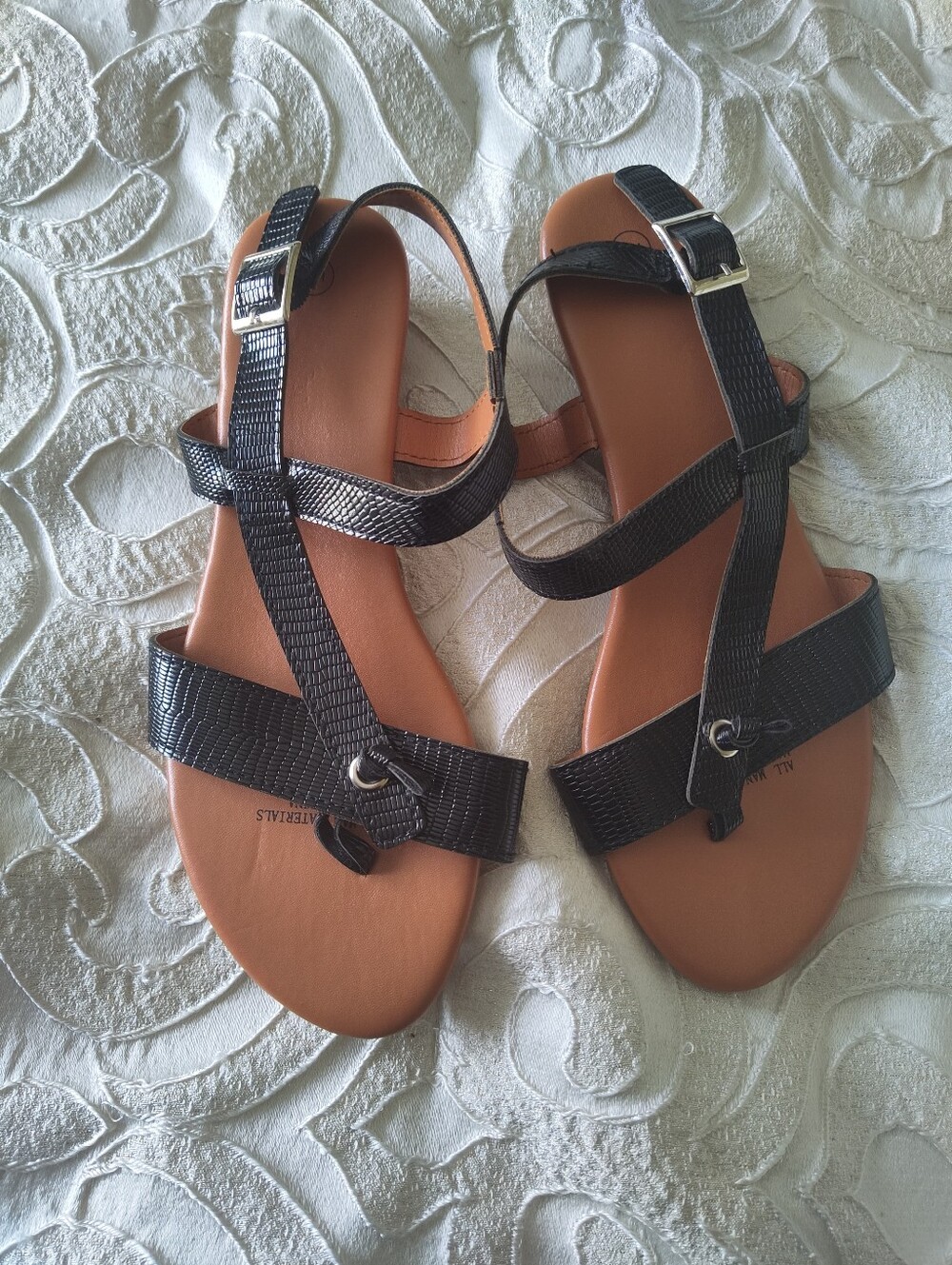 Black & Brown Women's Size 9 Flat Sandals W Small Wedge Flip flops sling back